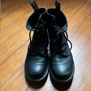 Dr. Marten Pascal soft leather lace up boots